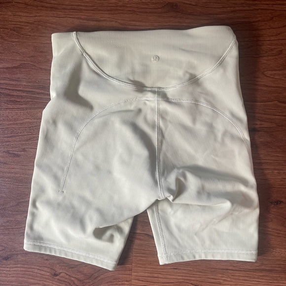 Lululemon Ribbed Contour High Rise Shorts - Picture 3 of 4